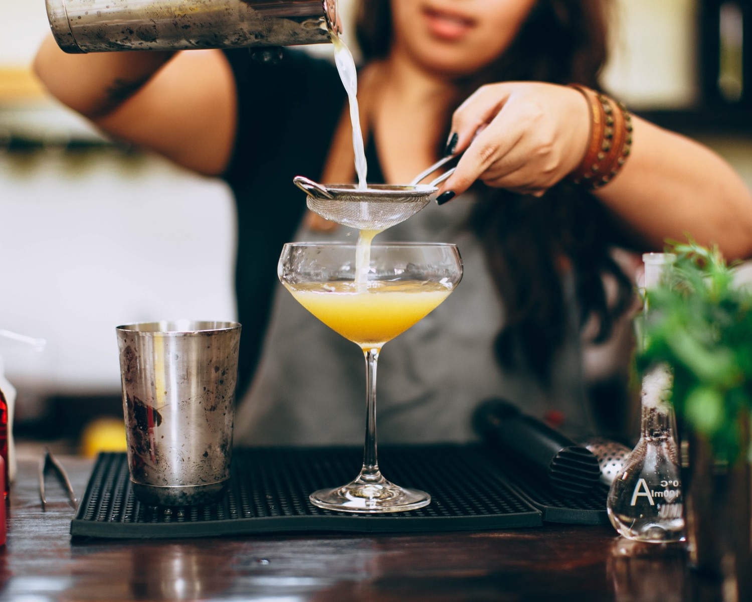 Bartender CV Examples & Guide for 2025