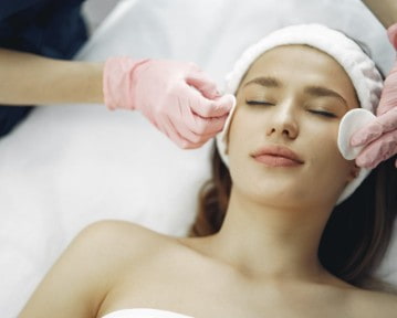 Beauty Therapist CV Example & Writing Guide