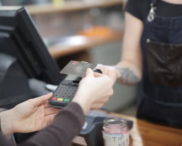 How to Write a Cashier CV: Examples & Tips for 2025