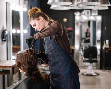 How to Write a Stylish Hairdresser CV + Examples