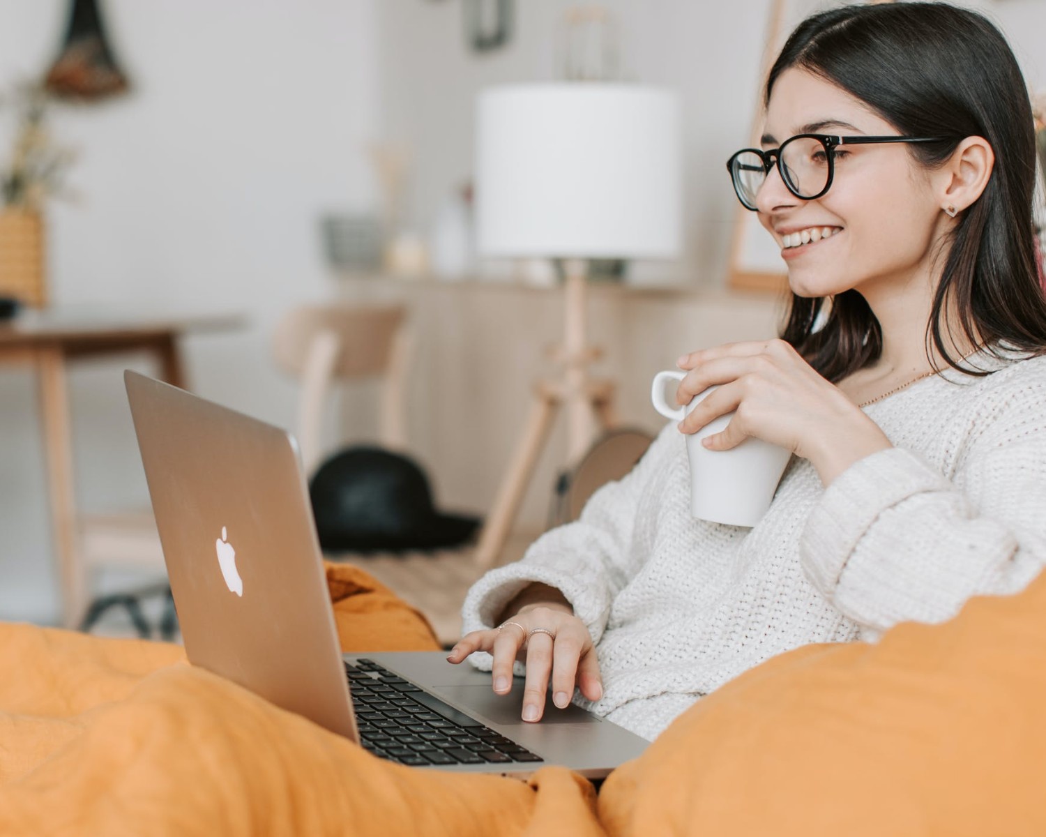 How to Write a Cover Letter in the U.K. (2025)