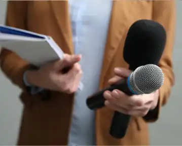 Journalist CV Examples & Templates for 2025