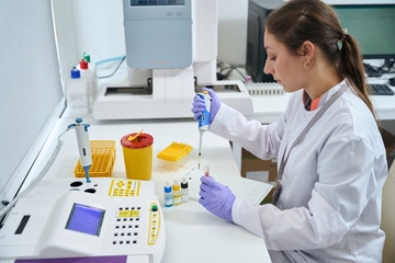 Medical Laboratory Assistant CV Example & Guide