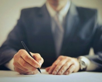 Retail Manager CV Example & Complete Writing Guide